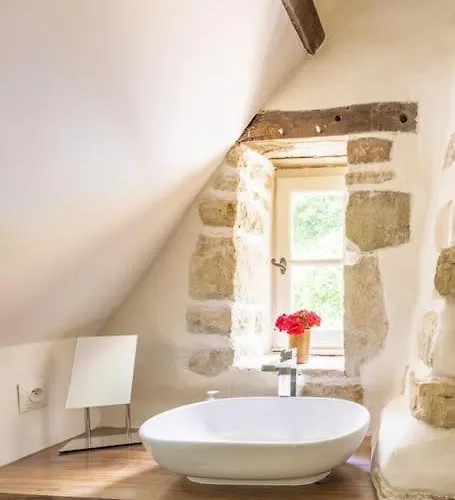 ゲストハウス Le Repaire 4*