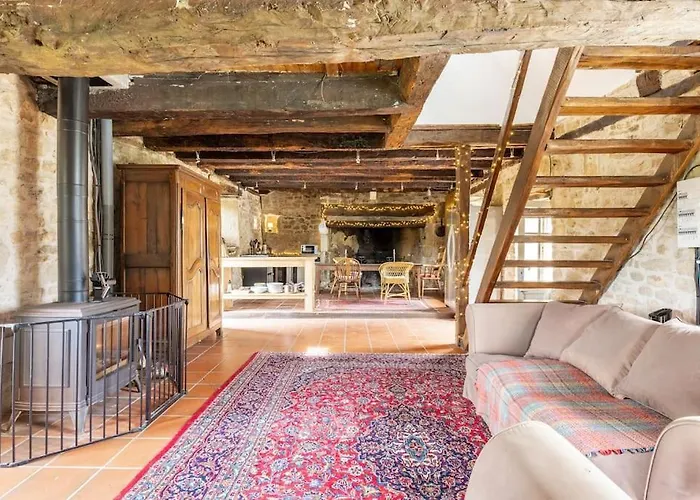 ゲストハウス Le Repaire 4*